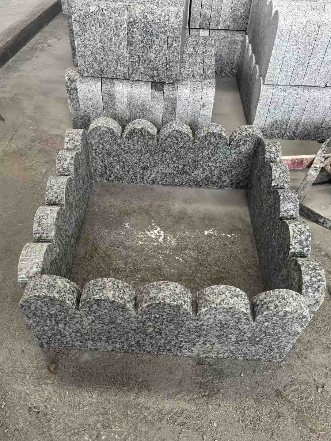 晋城 花边石、花坛围栏石、花池界石、菜园栅栏石、镶边石、波浪状界石介绍