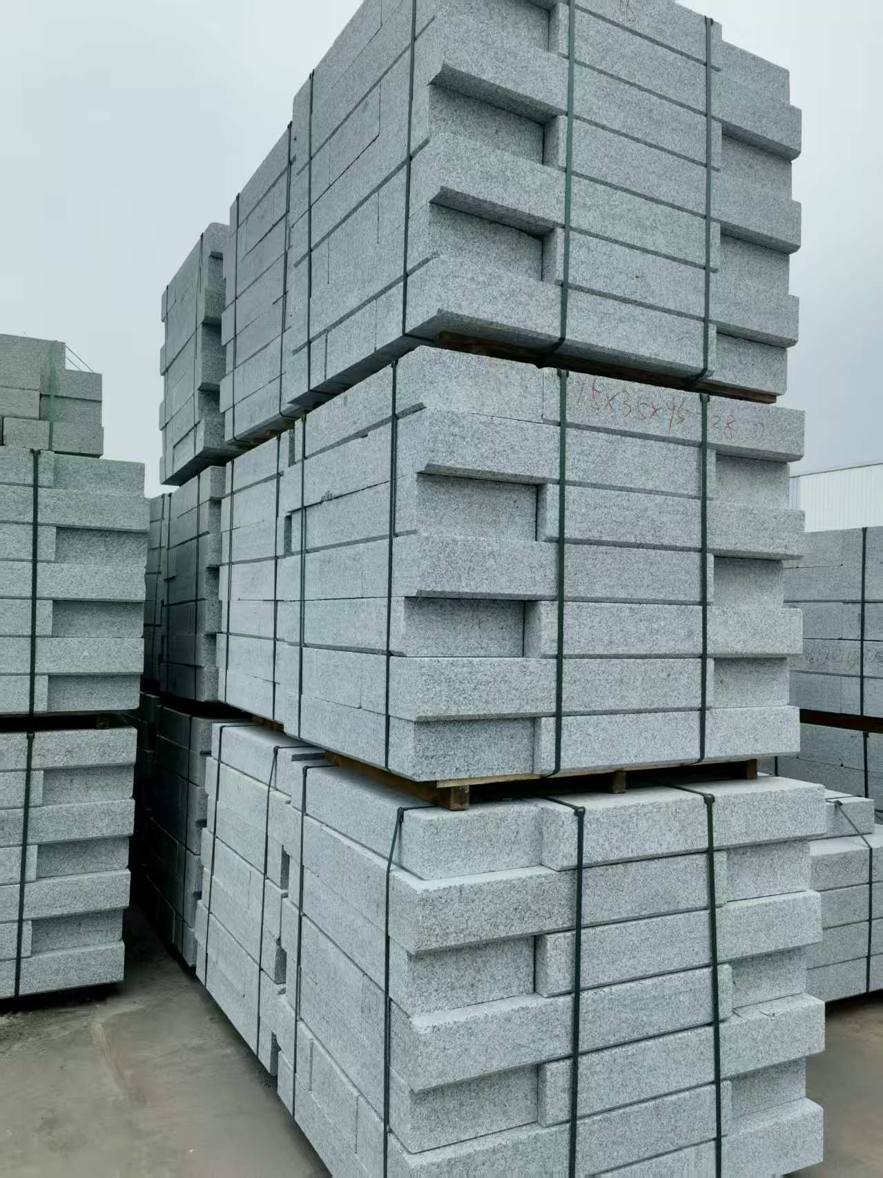 晋城 路沿石，板板正正的路沿石