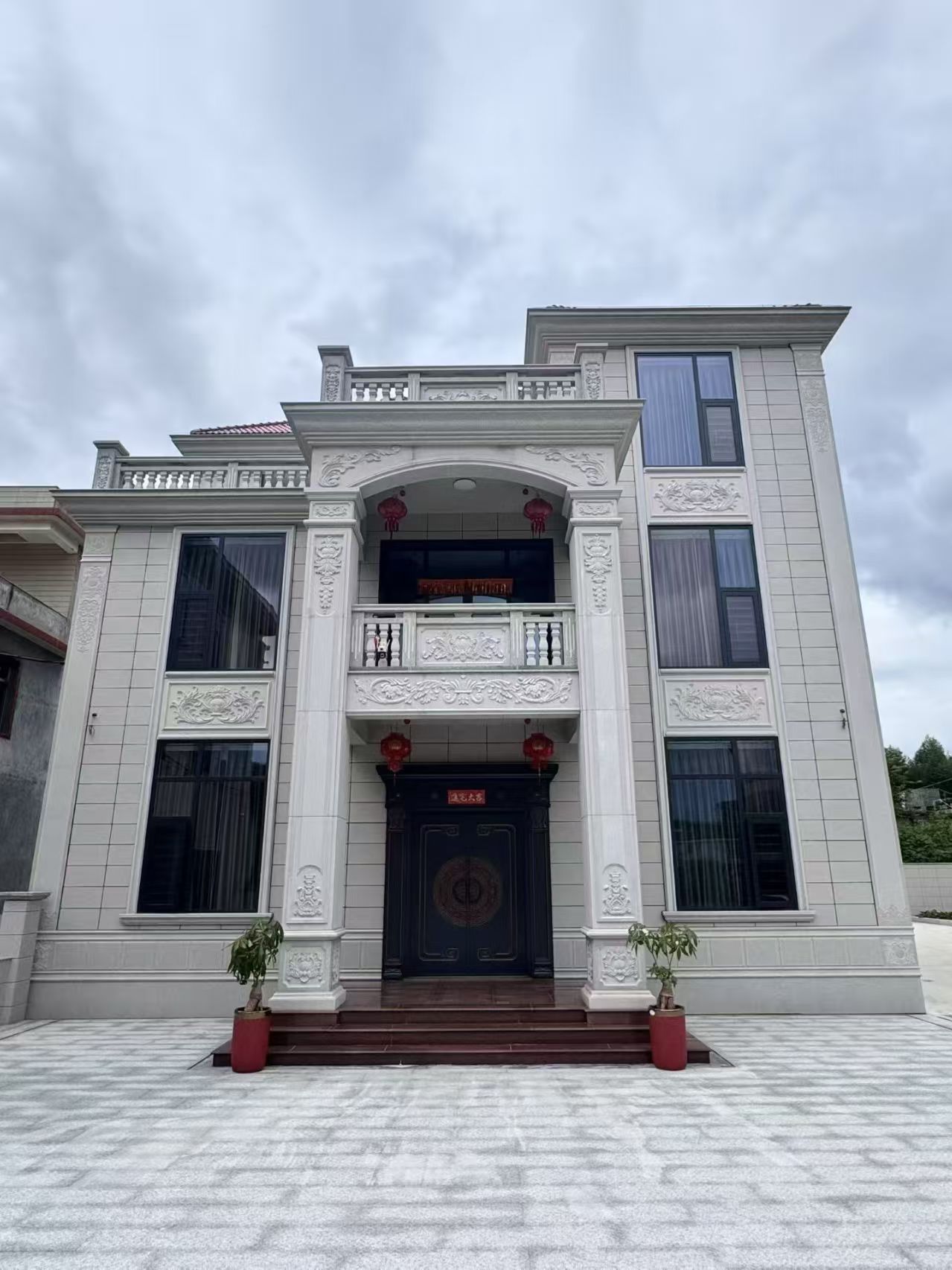 晋城 芝麻白石材别墅干挂案例展示