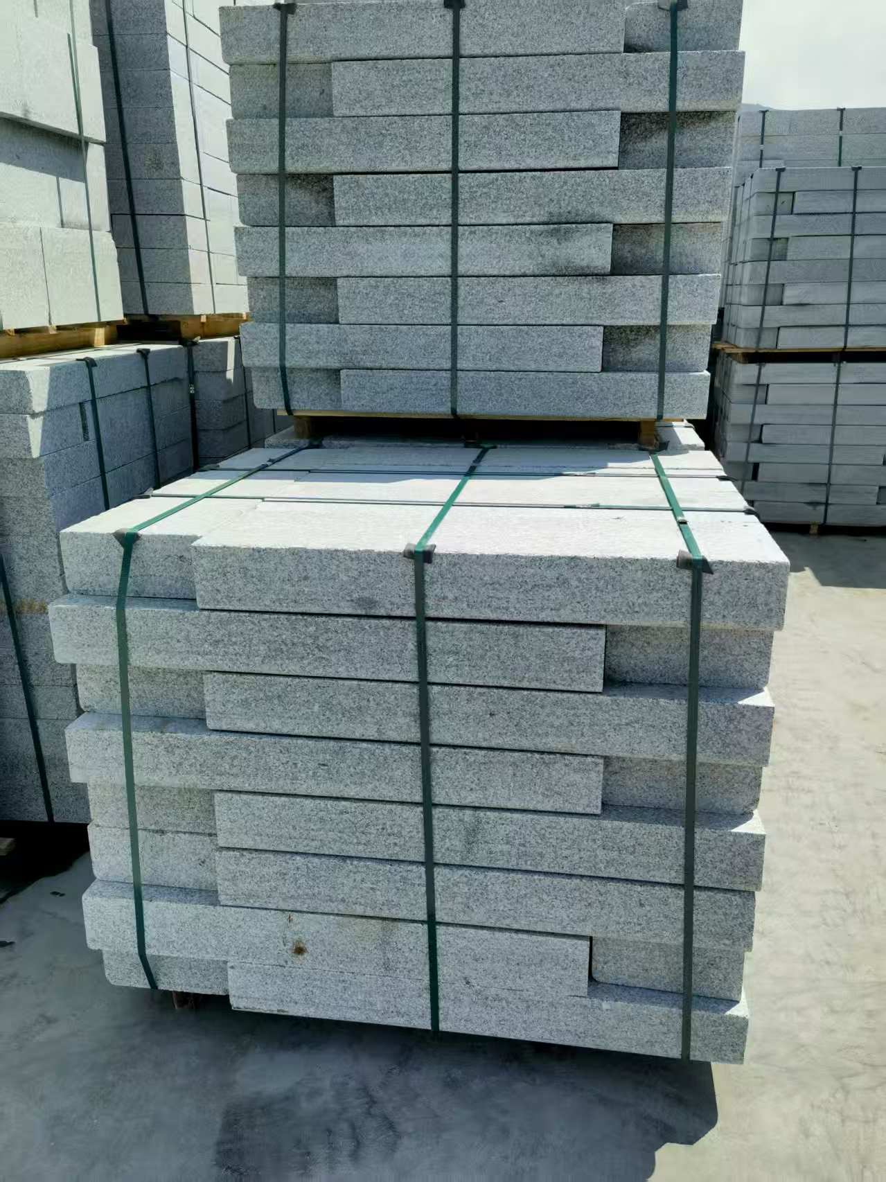 晋城 芙蓉白花岗岩路沿石、平石尺寸标准，色泽均匀